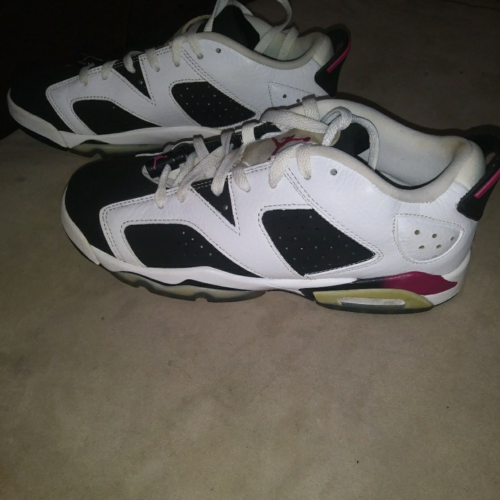 Jordan Retro 6 Low Fuchsia